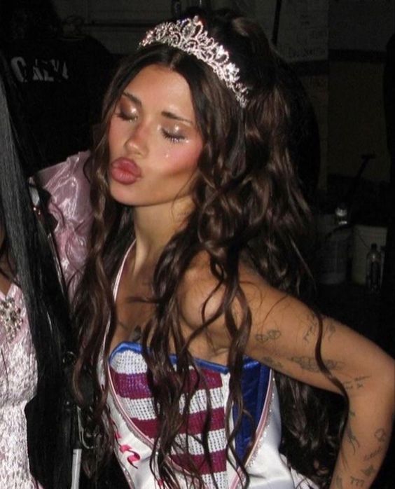 JANUARYS ARTIST OF THE MONTH NESSA&nbsp;BARRETT